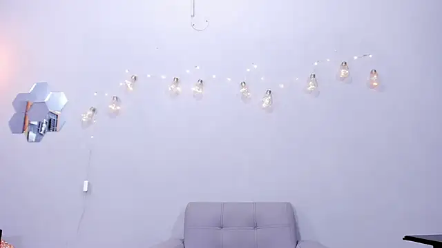 Snapshot of alianim chatting on October 16, 2025, 7:44 pm alianim online show from October 16, 2025, 7:44 pm