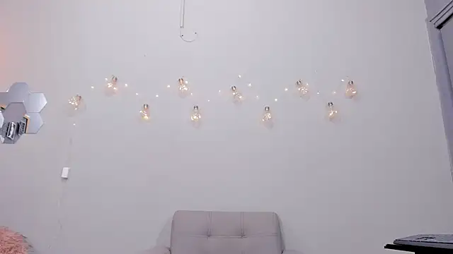 Snapshot of alianim chatting on February 5, 2026, 7:04 am alianim online show from February 5, 2026, 7:04 am