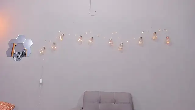 Snapshot of alianim chatting on October 29, 2025, 7:29 am alianim online show from October 29, 2025, 7:29 am