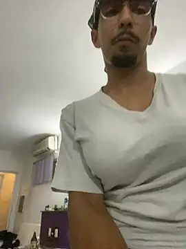 mazerhot online show from January 12, 2026, 9:27 am