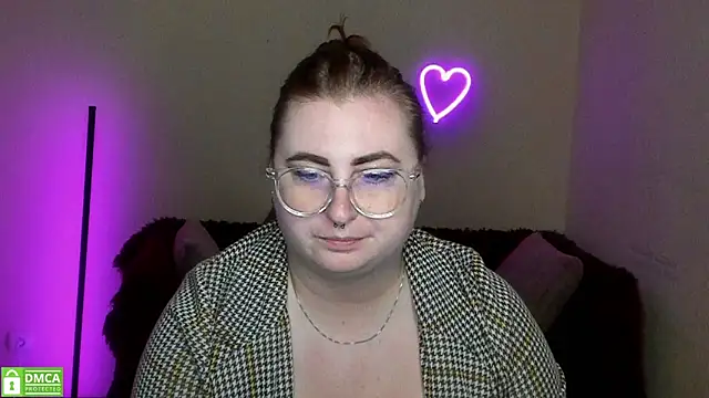 Snapshot of Alicia_love00 chatting on September 23, 2025, 5:25 am Alicia love00 online show from September 23, 2025, 5:25 am