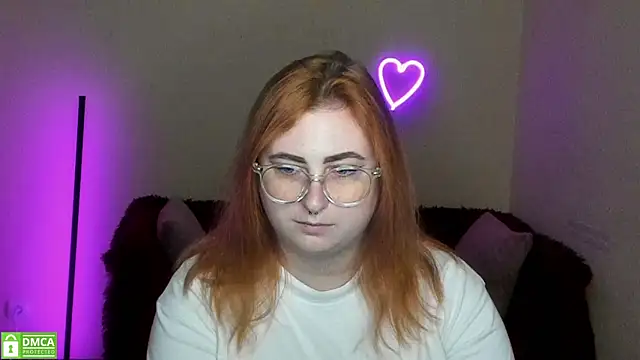 Snapshot of Alicia_love00 chatting on September 19, 2025, 5:22 am Alicia love00 online show from September 19, 2025, 5:22 am