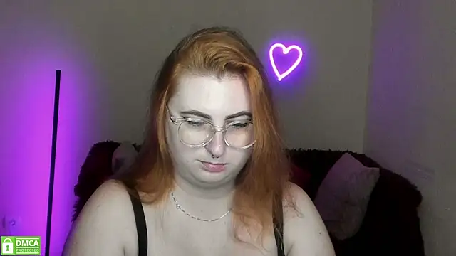 Snapshot of Alicia_love00 chatting on September 18, 2025, 5:32 am Alicia love00 online show from September 18, 2025, 5:32 am