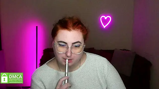 Snapshot of Alicia_love00 chatting on November 2, 2025, 6:29 am Alicia love00 online show from November 2, 2025, 6:29 am