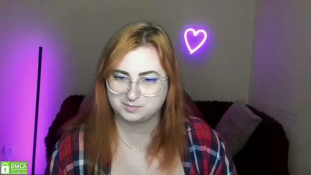 Snapshot of Alicia_love00 chatting on September 24, 2025, 11:28 am Alicia love00 online show from September 24, 2025, 11:28 am