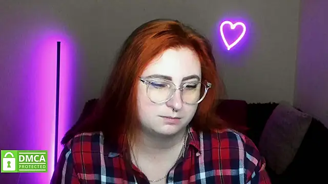 Snapshot of Alicia_love00 chatting on September 28, 2025, 5:25 am Alicia love00 online show from September 28, 2025, 5:25 am