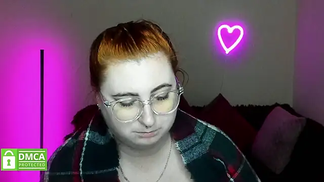 Snapshot of Alicia_love00 chatting on October 15, 2025, 5:28 am Alicia love00 online show from October 15, 2025, 5:28 am