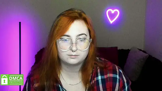 Snapshot of Alicia_love00 chatting on October 7, 2025, 5:30 am Alicia love00 online show from October 7, 2025, 5:30 am