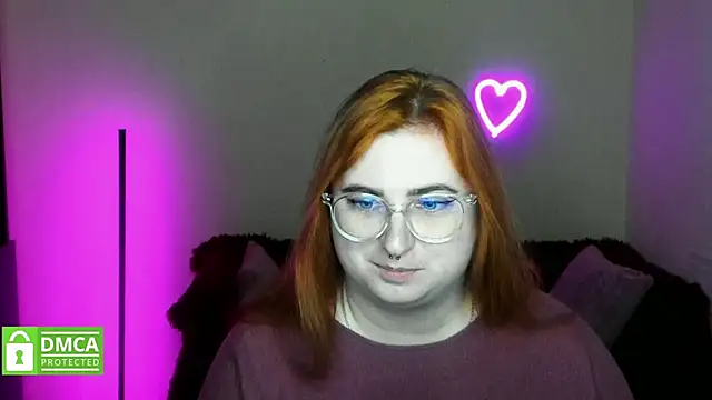 Snapshot of Alicia_love00 chatting on October 19, 2025, 11:24 am Alicia love00 online show from October 19, 2025, 11:24 am