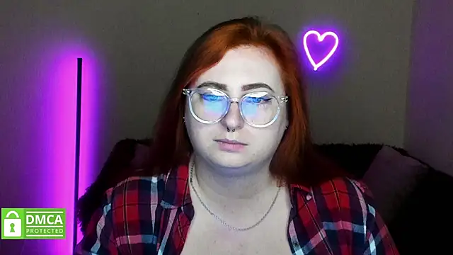 Snapshot of Alicia_love00 chatting on September 30, 2025, 5:24 am Alicia love00 online show from September 30, 2025, 5:24 am