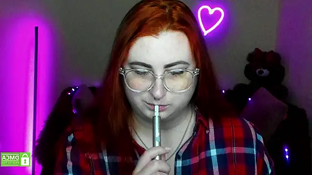 Snapshot of Alicia_love00 chatting on February 7, 2026, 6:32 am Alicia love00 online show from February 7, 2026, 6:32 am