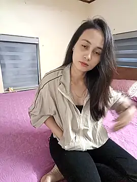 Jun-Mzzz online show from November 4, 2025, 8:07 am