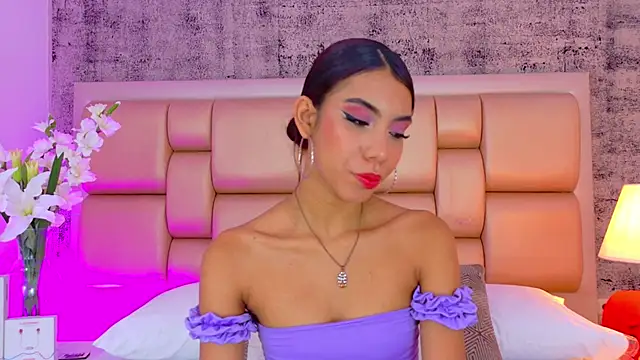 Snapshot of BellaHarper1 chatting on September 10, 2025, 1:10 pm BellaHarper1 online show from September 10, 2025, 1:10 pm