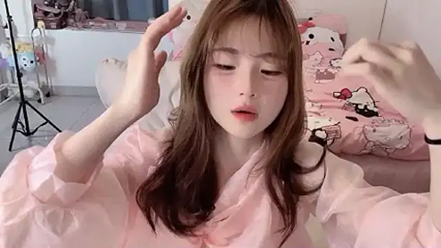 gougou77 online show from April 12, 2026, 1:58 pm