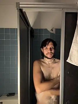 Luxx 14 online show from December 22, 2025, 11:49 pm