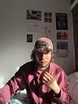 Luxx 14 online show from September 18, 2025, 9:07 pm