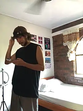 Luxx 14 online show from October 9, 2025, 7:36 pm