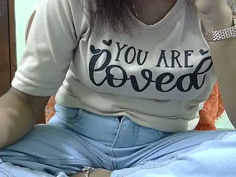 Snapshot of CHAMELI4747 chatting on October 14, 2025, 8:48 am CHAMELI4747 online show from October 14, 2025, 8:48 am