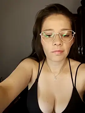 Isabella5 Brown  online show from December 19, 2025, 3:58 pm