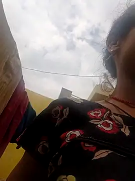 ISHANI-SINGH online show from April 9, 2026, 2:57 am