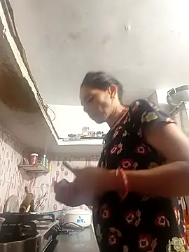 ISHANI-SINGH online show from April 10, 2026, 3:19 pm