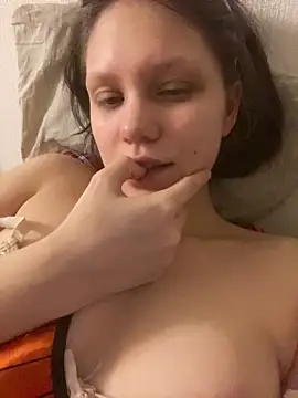 Lunliss online show from November 30, 2025, 12:11 am