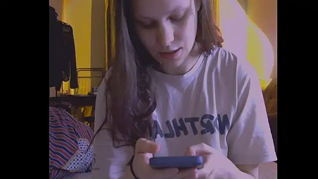 Snapshot of Lunliss chatting on July 23, 2026, 11:55 pm Lunliss online show from July 23, 2026, 11:55 pm
