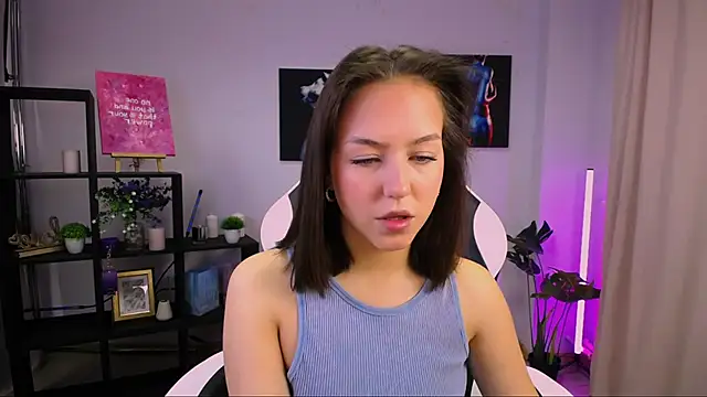 CindySparkl online show from November 19, 2025, 4:56 am