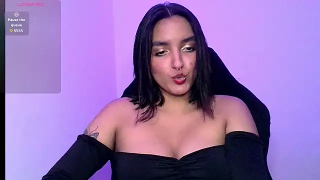 Snapshot of Ari_20_ chatting on November 19, 2025, 8:42 pm Ari 20 online show from November 19, 2025, 8:42 pm