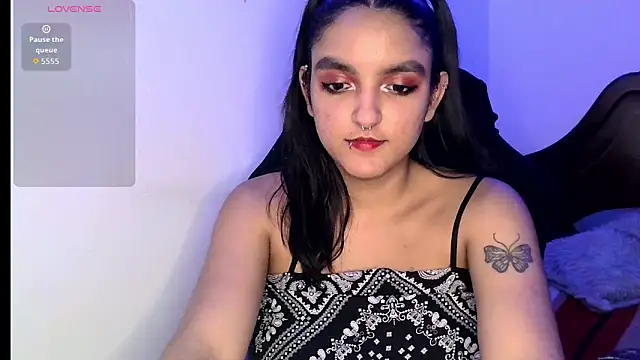 Snapshot of Ari_20_ chatting on November 5, 2025, 11:52 pm Ari 20 online show from November 5, 2025, 11:52 pm