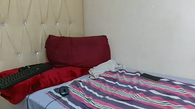 Sexybella-97 online show from December 5, 2025, 5:22 pm