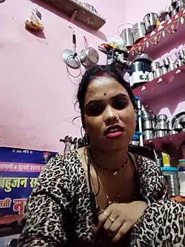 Snapshot of Cut_ragni chatting on October 16, 2025, 4:04 pm Cut ragni online show from October 16, 2025, 4:04 pm