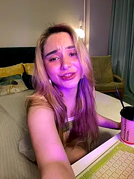 Snapshot of Chloe_Ravens chatting on October 9, 2025, 8:20 pm Chloe Ravens online show from October 9, 2025, 8:20 pm