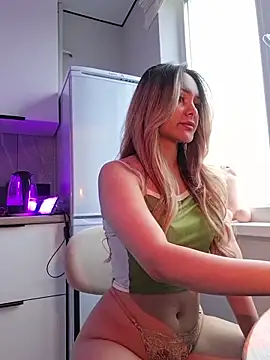 Chloe Ravens online show from April 10, 2026, 7:04 am