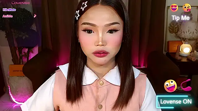 Snapshot of _MaxcineMalkova_ chatting on December 2, 2025, 12:51 pm MaxcineMalkova online show from December 2, 2025, 12:51 pm