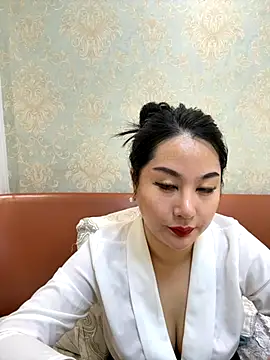 Snapshot of Candice888 chatting on November 4, 2025, 9:02 am Candice888 online show from November 4, 2025, 9:02 am