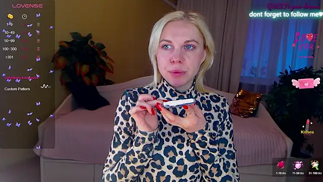 LiSinDoll online show from March 17, 2026, 1:41 am