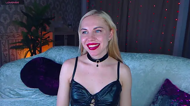 Snapshot of LiSinDoll chatting on November 3, 2025, 7:24 am LiSinDoll online show from November 3, 2025, 7:24 am