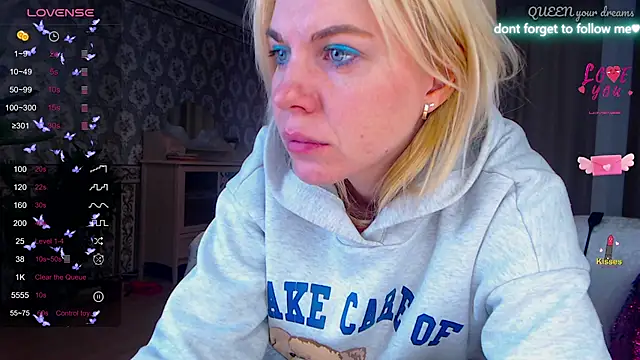 LiSinDoll online show from April 16, 2026, 3:18 am