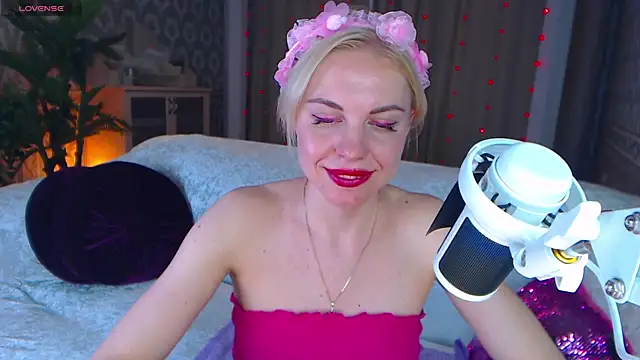 Snapshot of LiSinDoll chatting on December 1, 2025, 7:09 am LiSinDoll online show from December 1, 2025, 7:09 am