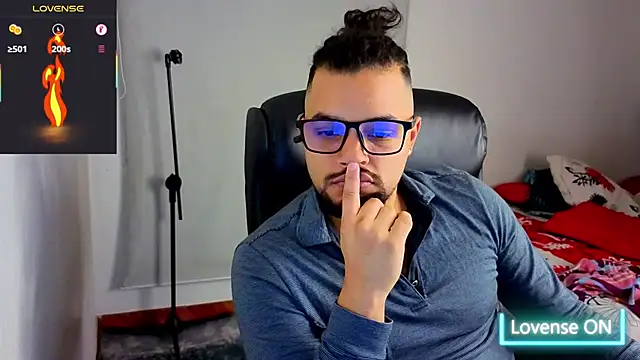 Snapshot of Ernesto-Rodriguez82 chatting on October 22, 2025, 7:30 am Ernesto-Rodriguez82 online show from October 22, 2025, 7:30 am