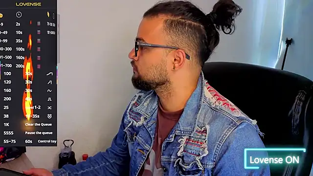 Snapshot of Ernesto-Rodriguez82 chatting on November 1, 2025, 5:40 pm Ernesto-Rodriguez82 online show from November 1, 2025, 5:40 pm