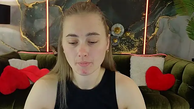 Snapshot of Sun_Kitty_ chatting on September 10, 2025, 6:45 am Sun Kitty online show from September 10, 2025, 6:45 am