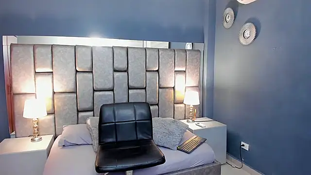 Cata Joness online show from September 9, 2025, 4:33 am