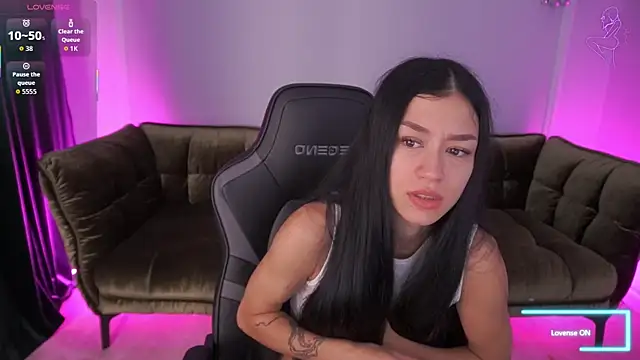 Snapshot of FataleNellie chatting on September 18, 2025, 6:05 am FataleNellie online show from September 18, 2025, 6:05 am