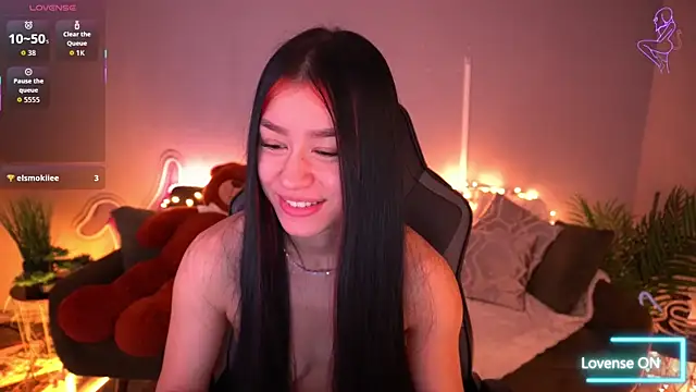 Snapshot of FataleNellie chatting on February 6, 2026, 9:44 pm FataleNellie online show from February 6, 2026, 9:44 pm