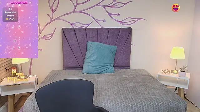 Lia Blake  online show from November 7, 2025, 12:21 pm