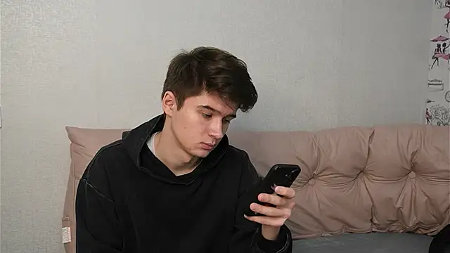 Snapshot of SherlockMax chatting on October 23, 2025, 7:12 pm SherlockMax online show from October 23, 2025, 7:12 pm