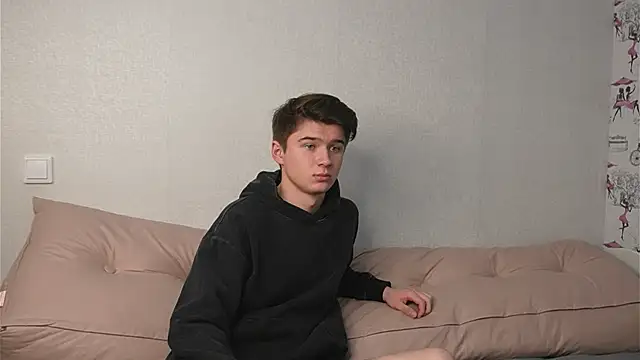 Snapshot of SherlockMax chatting on October 19, 2025, 8:44 pm SherlockMax online show from October 19, 2025, 8:44 pm