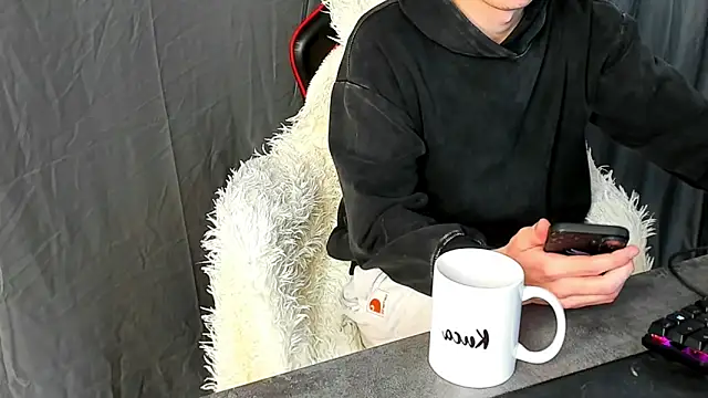 Snapshot of SherlockMax chatting on September 28, 2025, 3:19 pm SherlockMax online show from September 28, 2025, 3:19 pm